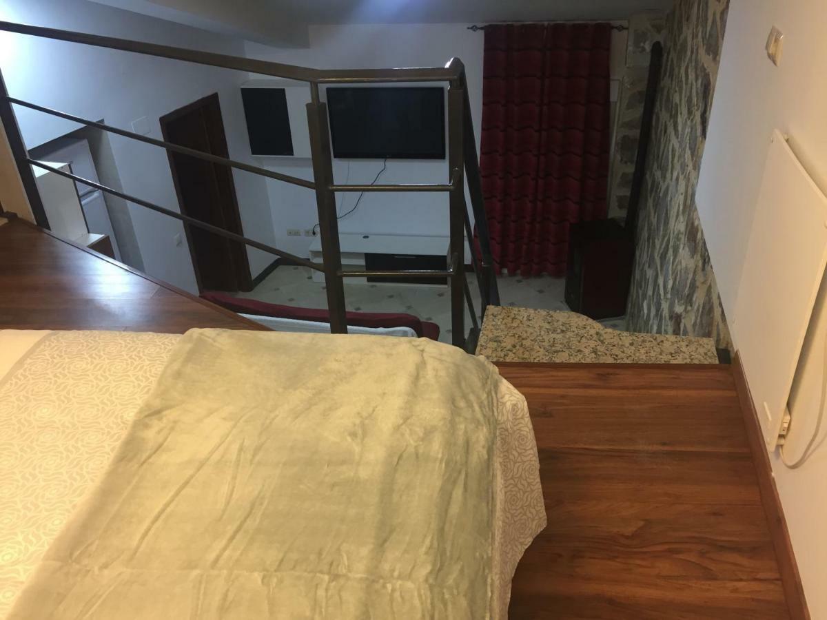 Apartamento Arco Del Cristo Caces Dış mekan fotoğraf